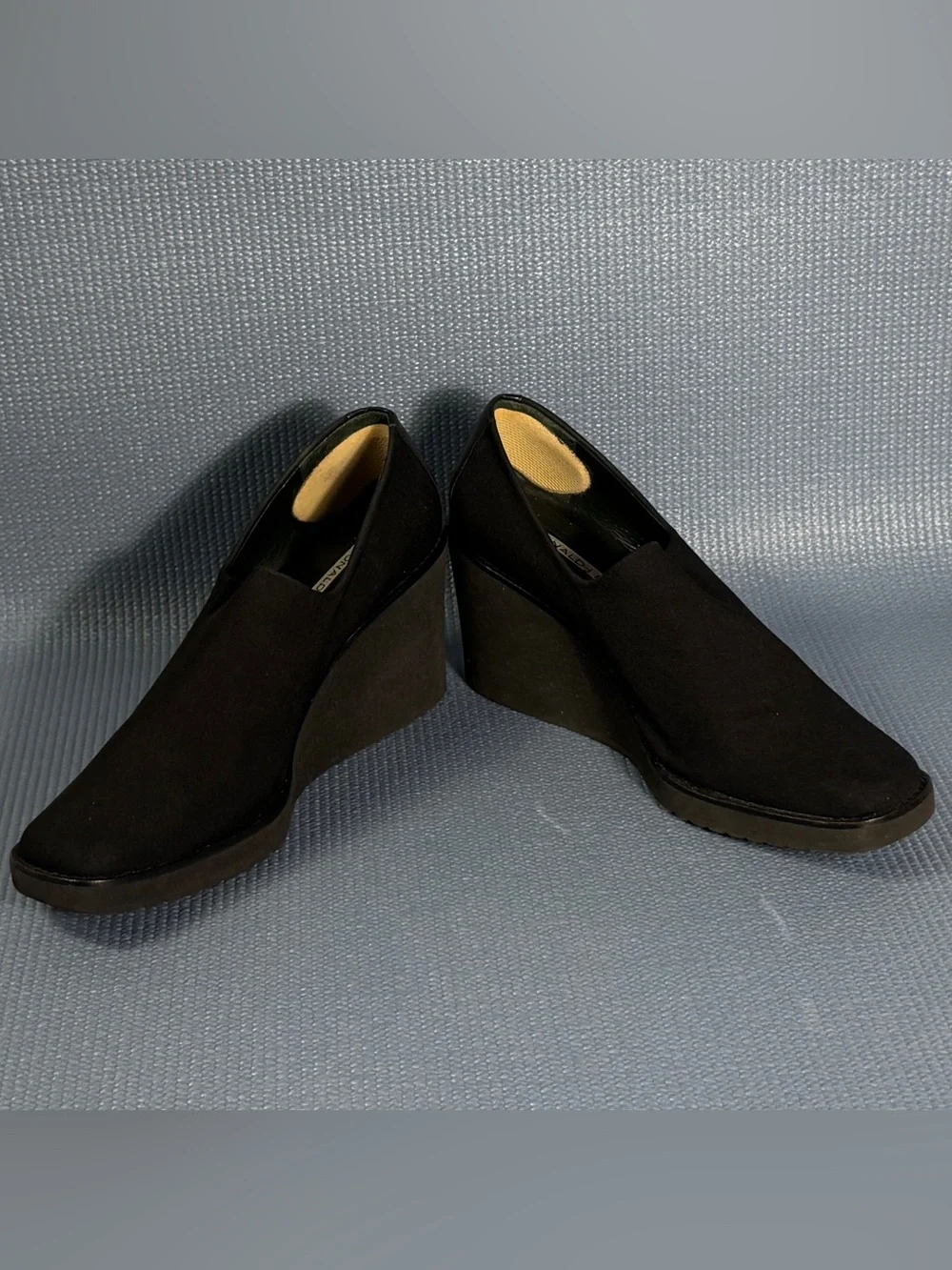 Donald J. Pliner Maddy Wedge Heel Pumps Women's Black Slip On Shoes Size 7